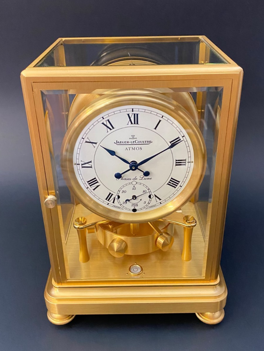 Atmos Opéra mit Mondphase